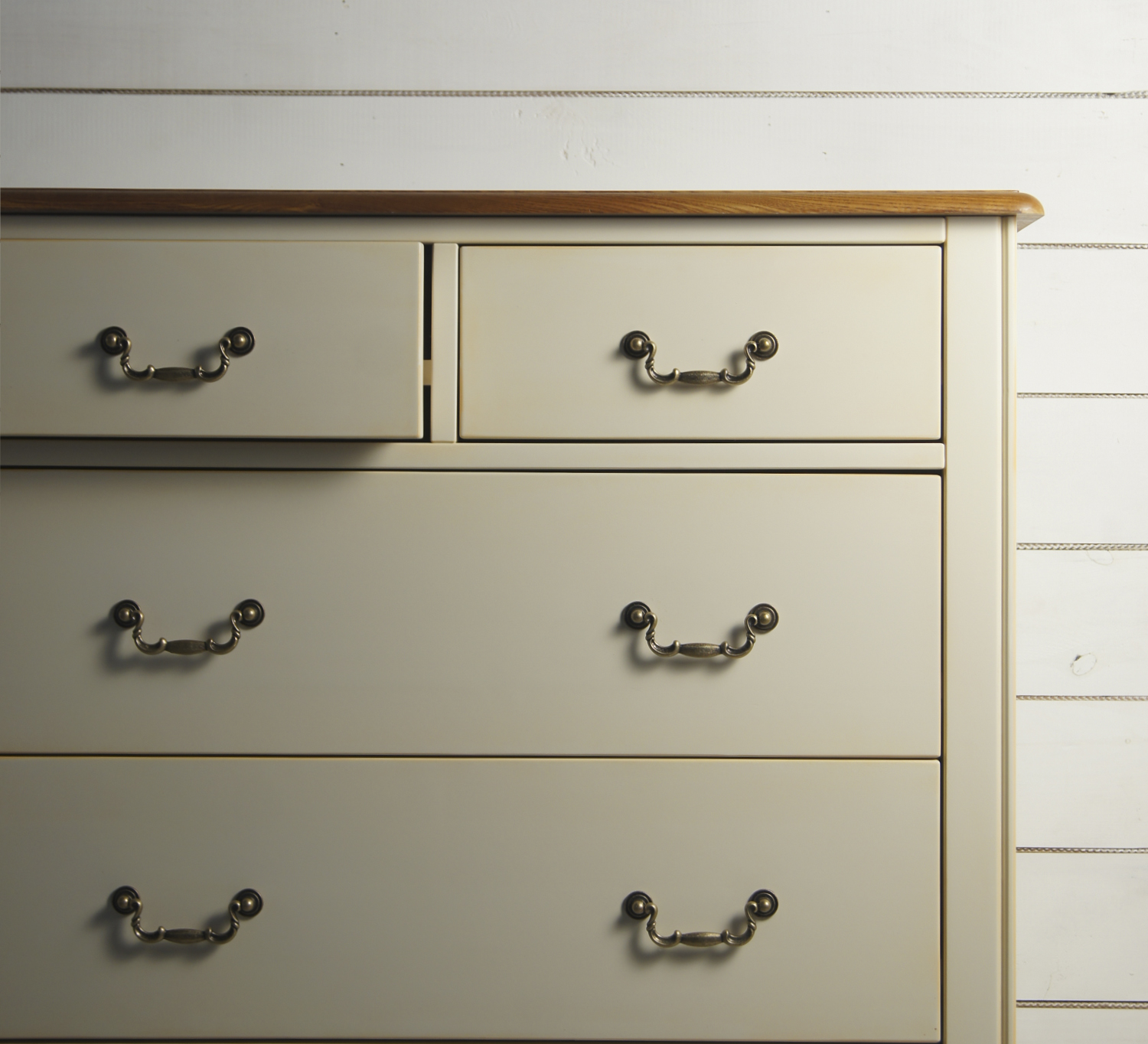 Бежевый комод "Olivia" на пять ящиков