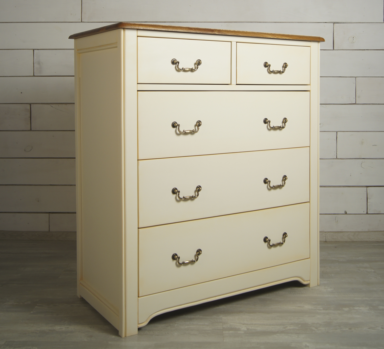 Бежевый комод "Olivia" на пять ящиков