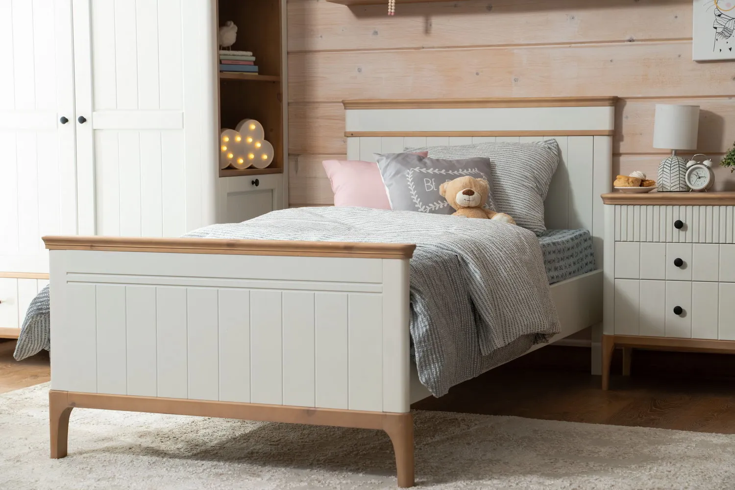 Кровать деревянная Грета №15 1200х2000